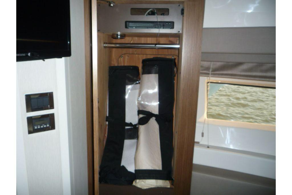 2017 Sea Ray
                                                             460 SUNDANCER Image Thumbnail #25