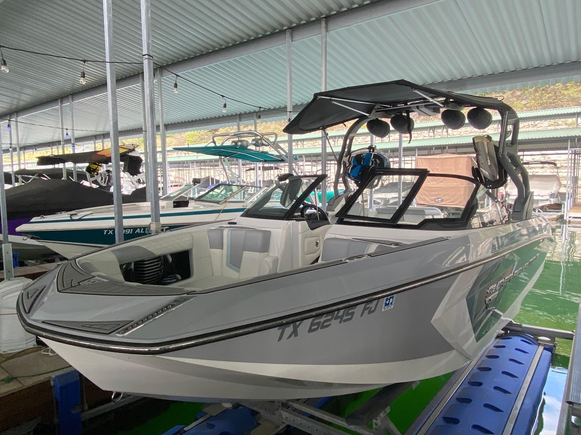 {{boat.ModelYear}} {{boat.Make}} {{boat.Model}}