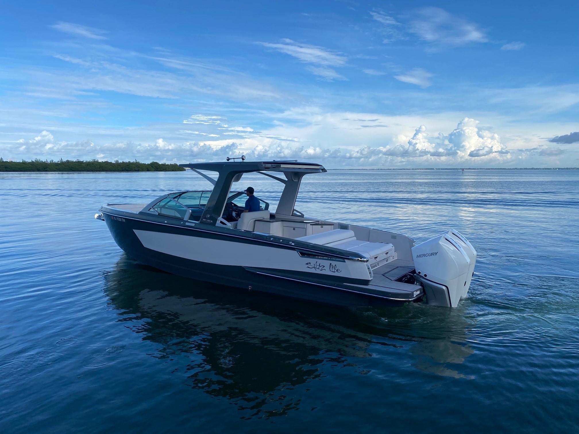 2022 Aviara
                                                             AV32 Outboard Image Thumbnail #1