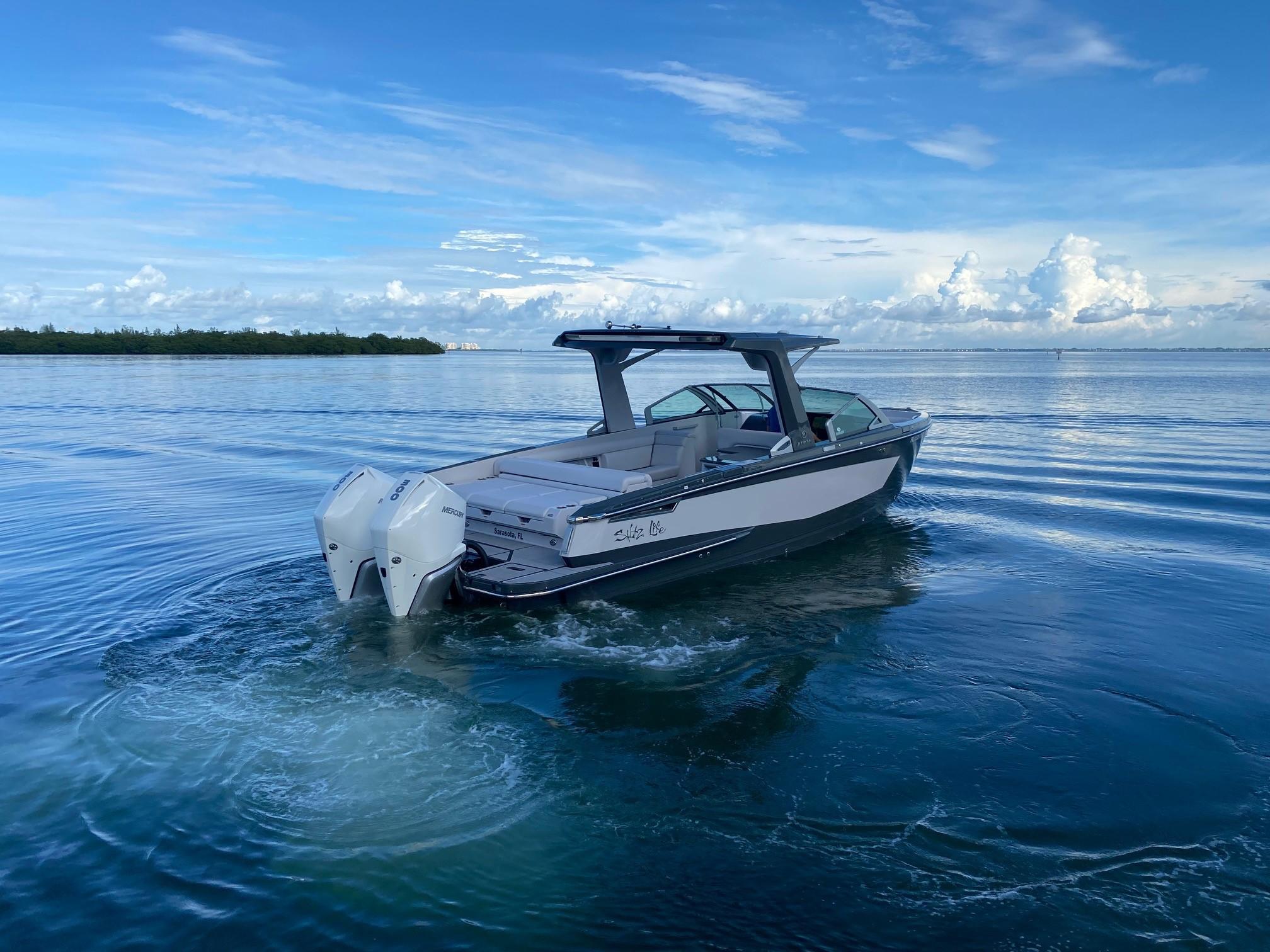 2022 Aviara
                                                             AV32 Outboard Image Thumbnail #3