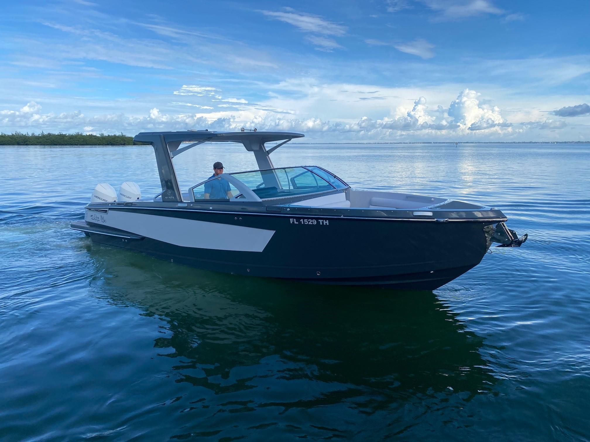 2022 Aviara
                                                             AV32 Outboard Image Thumbnail #4