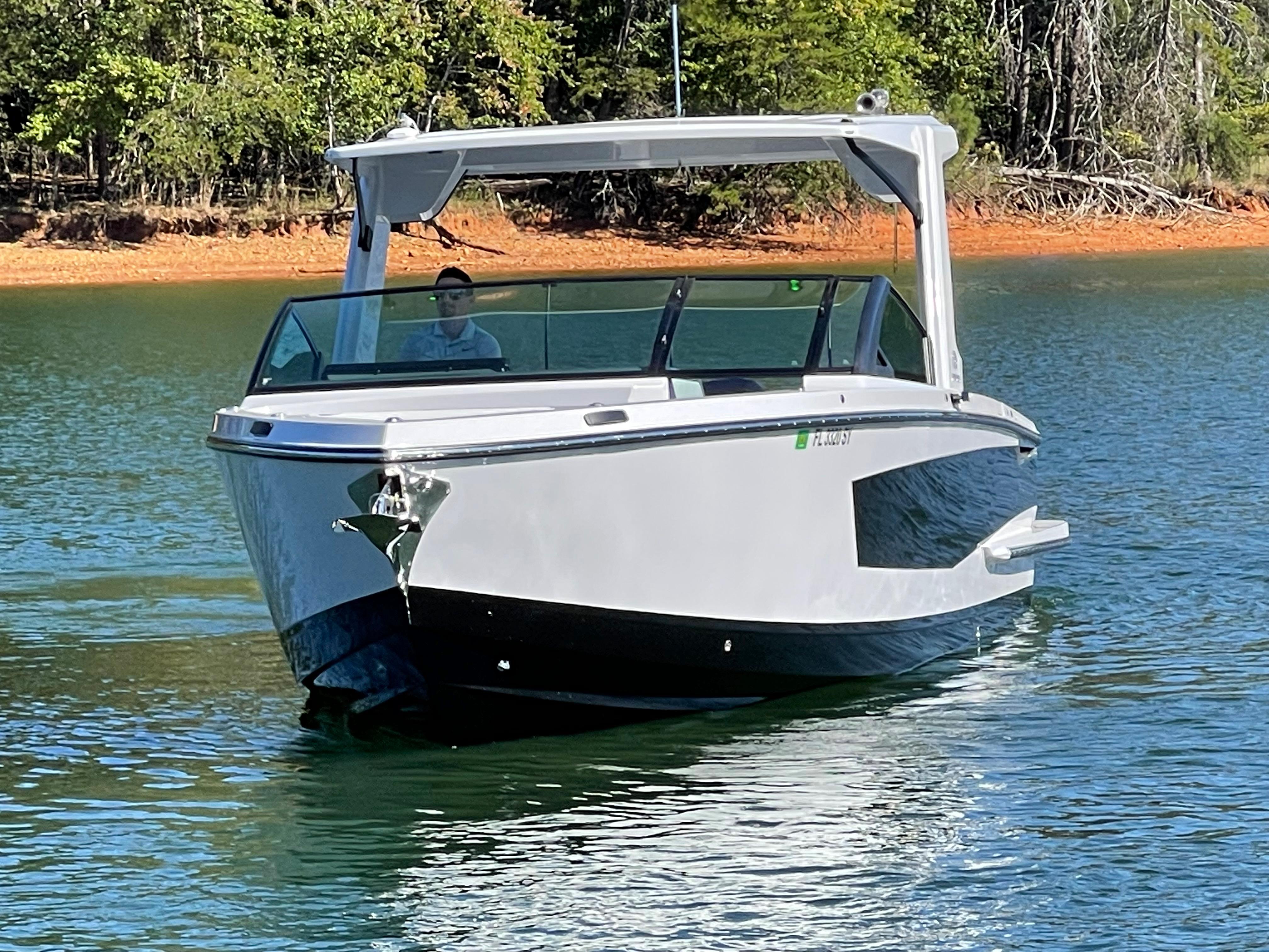 2021 Aviara
                                                             AV32 Outboard Image Thumbnail #13
