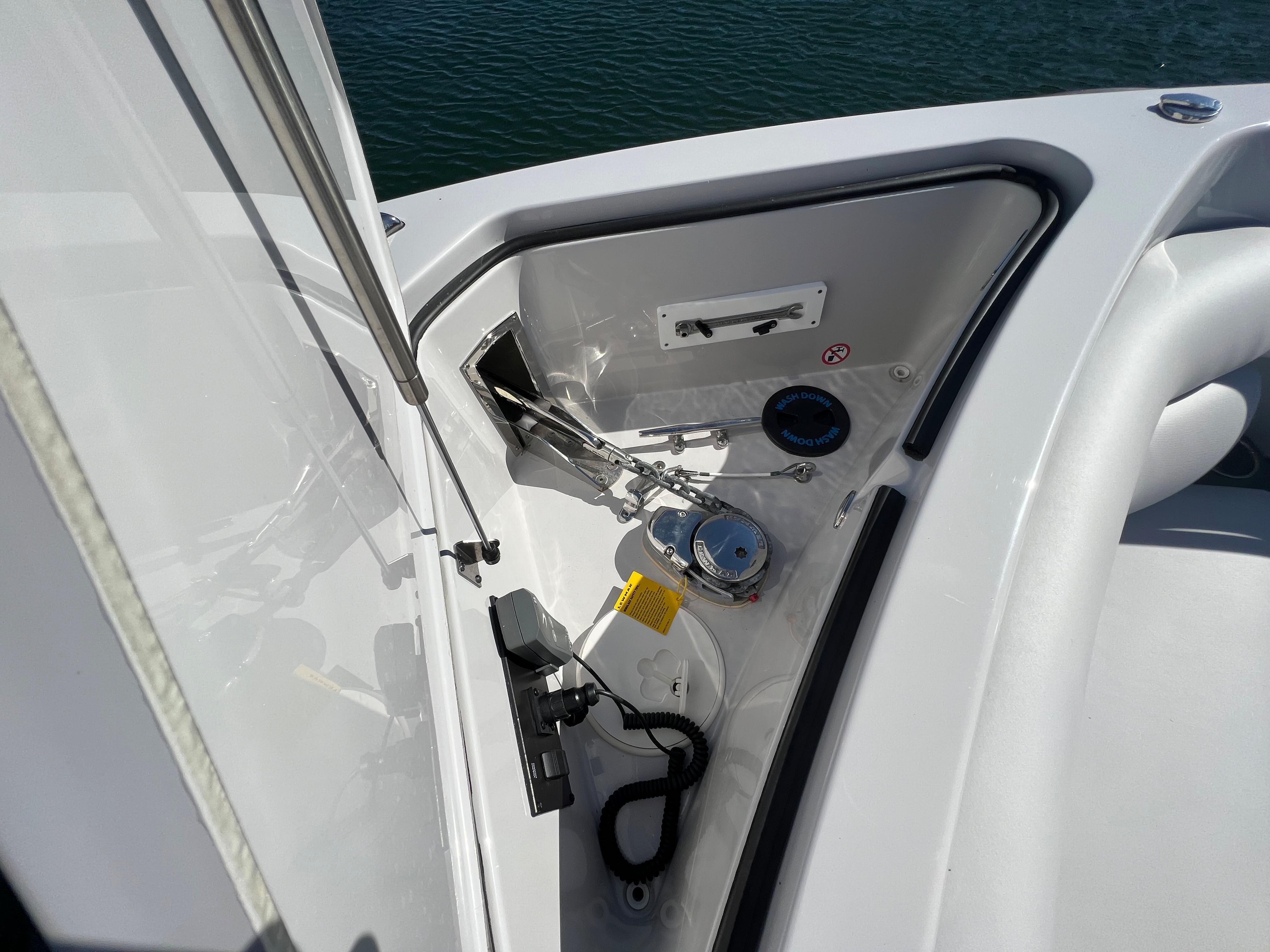 2021 Aviara
                                                             AV32 Outboard Image Thumbnail #44