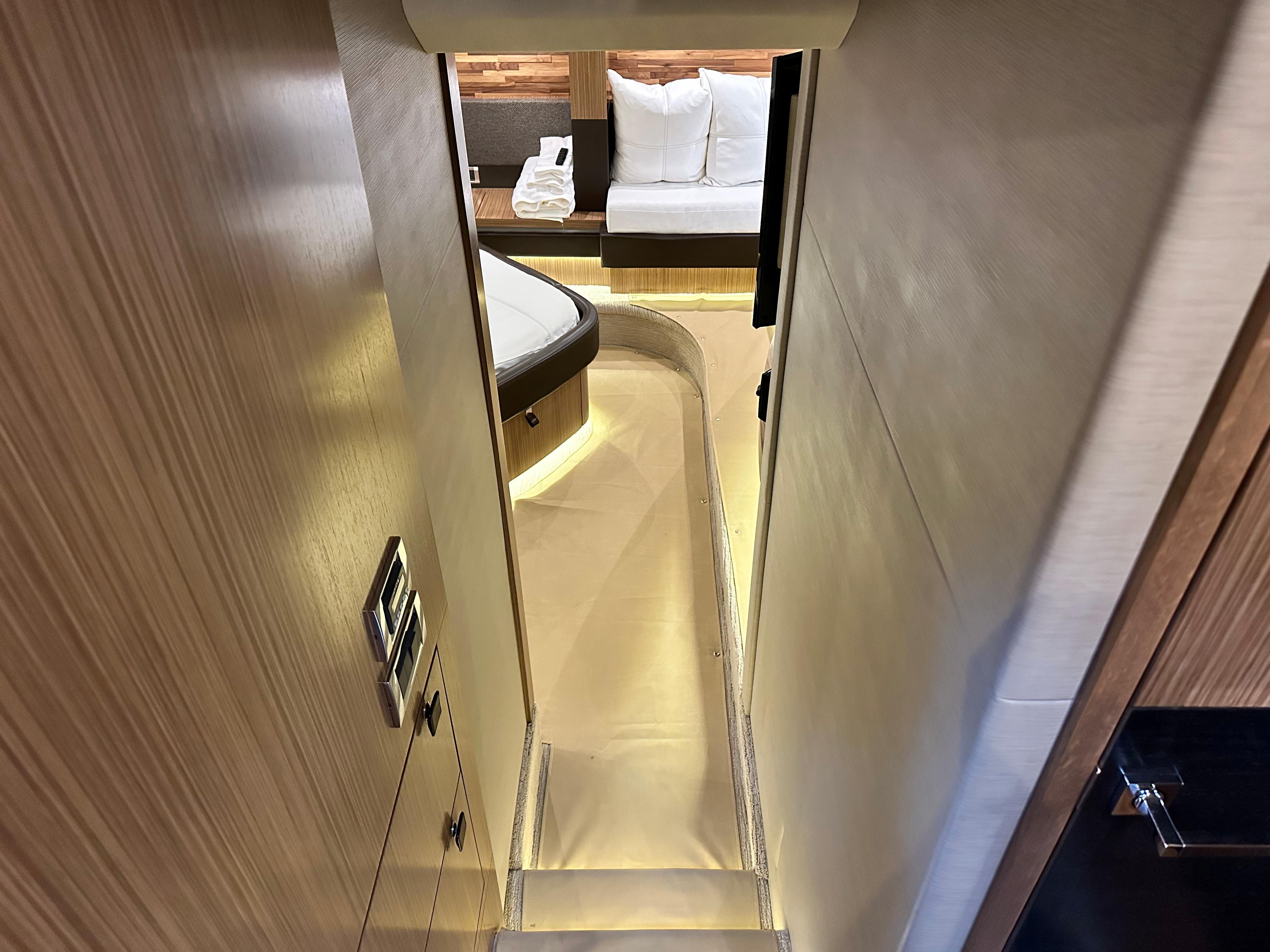 2018 Sea Ray
                                                             L590 Fly Image Thumbnail #81