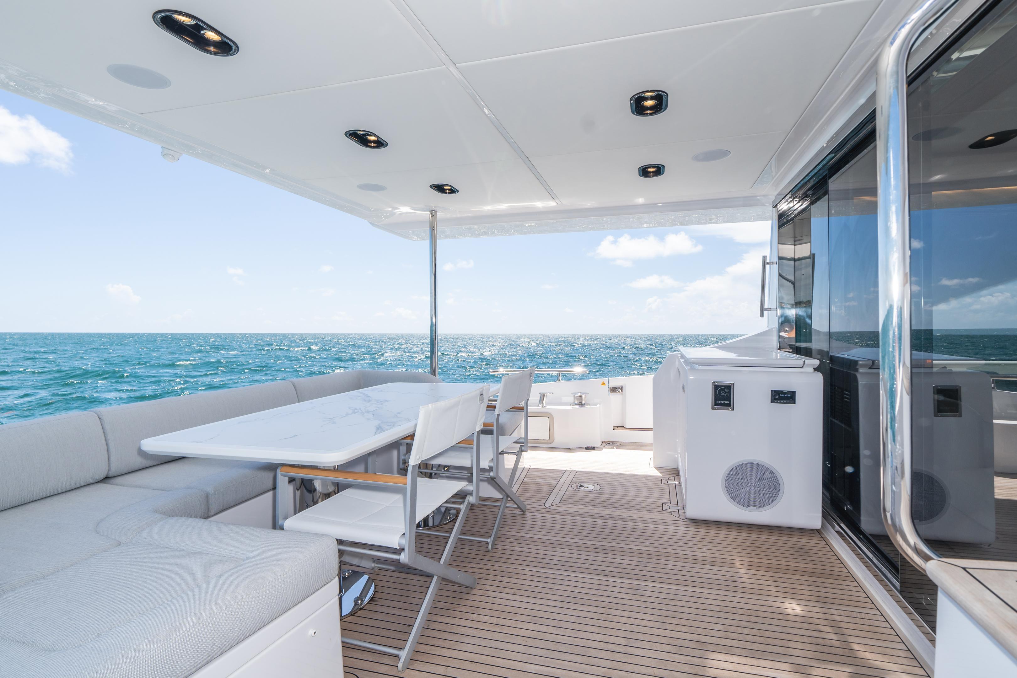 2022 Azimut
                                                             72 FLY Image Thumbnail #18