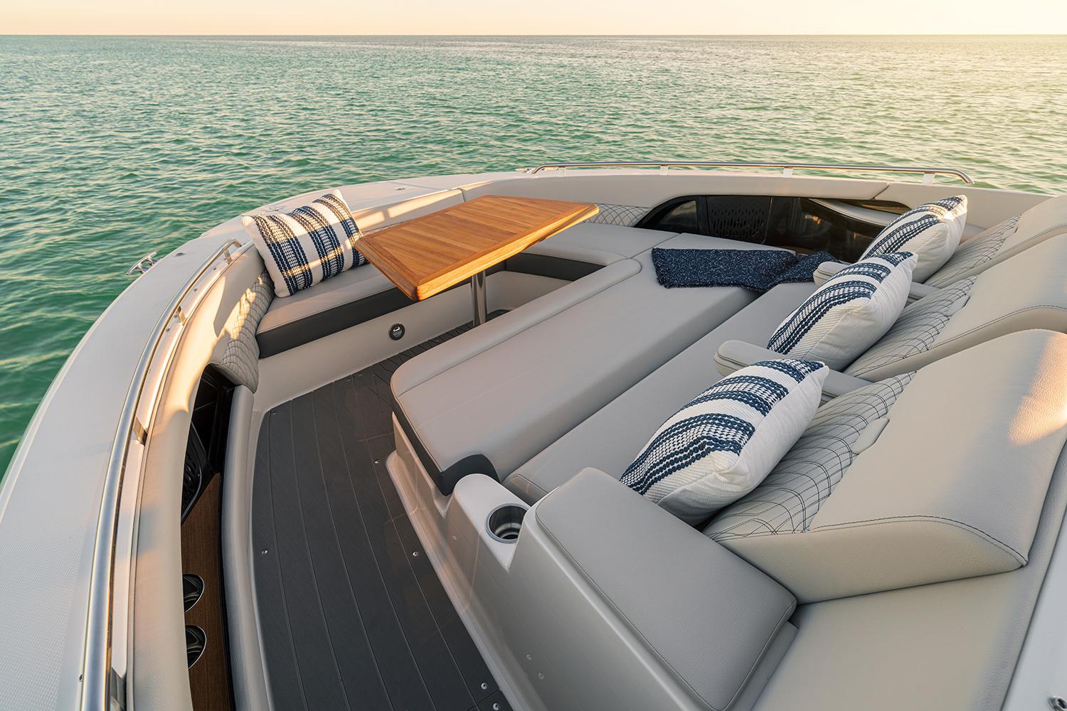 2023 Sea Ray
                                                             Sundancer 370 Outboard Image Thumbnail #6