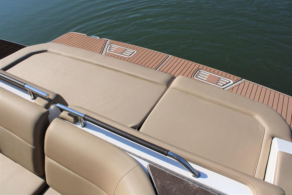 2018 Sea Ray
                                                             SLX 400 Image Thumbnail #12