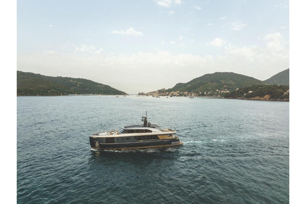 2023 Azimut
                                                             Magellano 30M Image Thumbnail #13